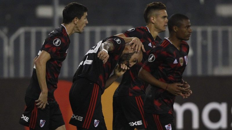 River le ganó a Palestino y es el primer argentino en octavos