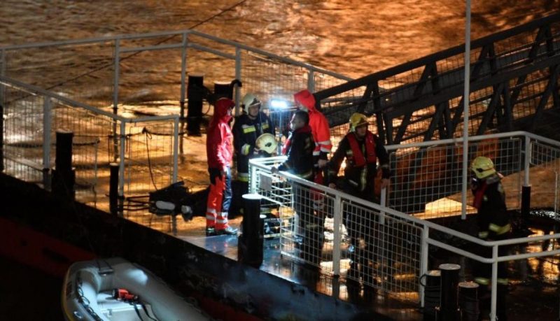 Naufraga un barco turístico en el río Danubio y deja al menos siete muertos