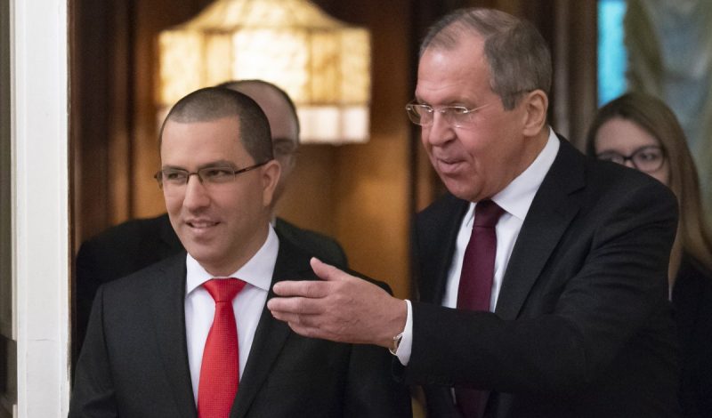 El canciller de Rusia exhortó a EEUU a “abandonar sus planes irresponsables” sobre Venezuela y Nicolás Maduro