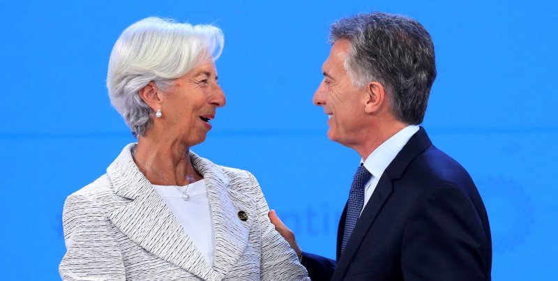 Llega una nueva misión del FMI para la cuarta revisión del acuerdo, en medio de la incertidumbre económica y política