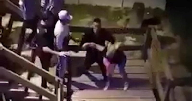 Brutal agresión: un patovica tiró a una mujer por las escaleras de un boliche y le fracturó una pierna