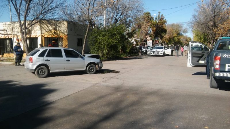 Una menor lesionada tras un impacto entre dos automóviles