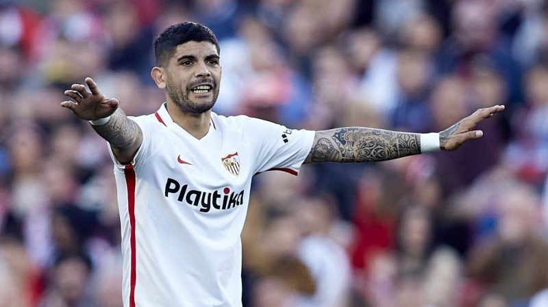 Angelici se refirió a las compras y ventas de Boca y reconoció el interés por Banega