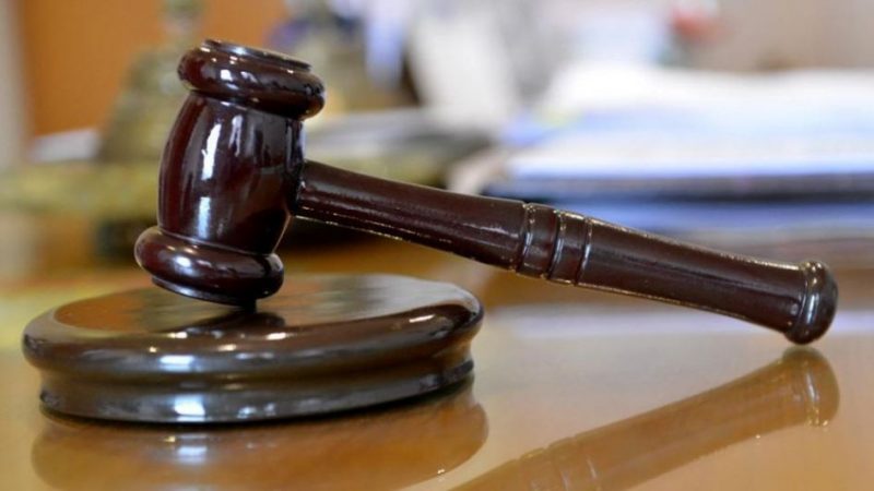 Un hombre que nunca quiso reconocer a su hija deberá indemnizarla con $ 100.000