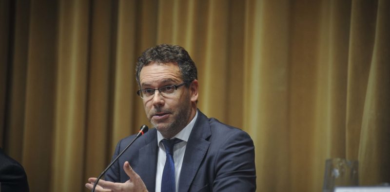 Nuevo límite para la compra de dólares: se podrán adquirir US$200 por mes
