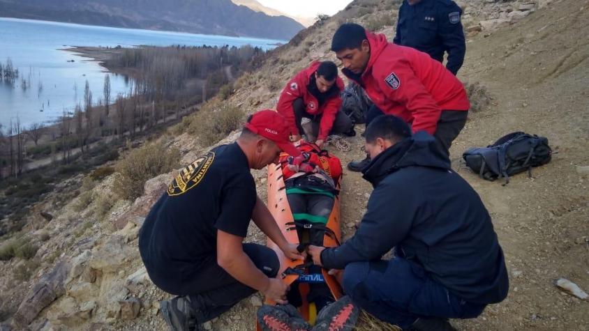 Rescataron a un turista inglés que cayó diez metros de un cerro en Potrerillos