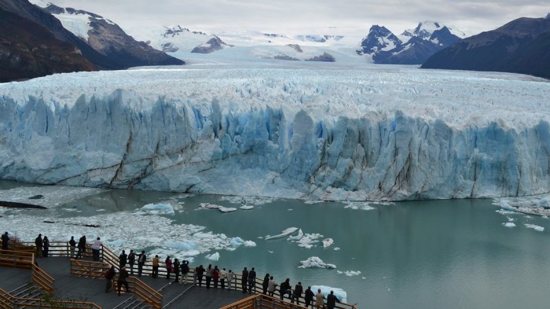 Milei busca reformar la ley de Glaciares, de Quema y de Bosques para promover la actividad comercial