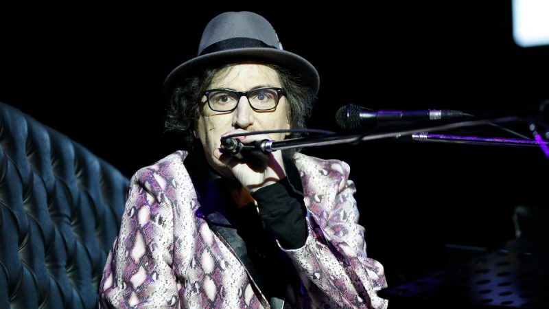 Charly García fue sobreseído por encubrimiento y falsa denuncia tras un accidente vial con su auto