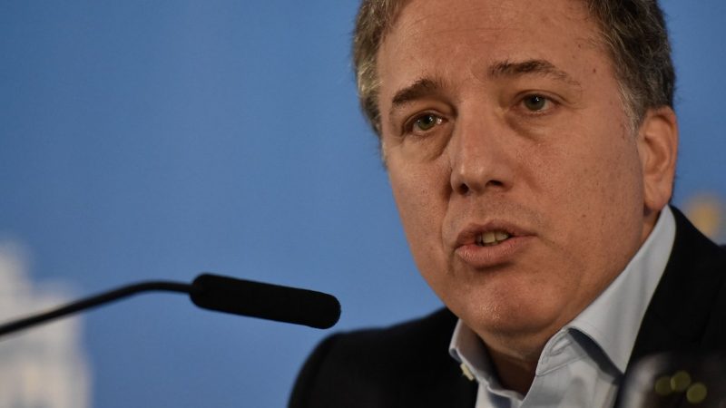Por la crisis, Nicolás Dujovne se quiere ir de Hacienda y Mauricio Macri le busca un reemplazante