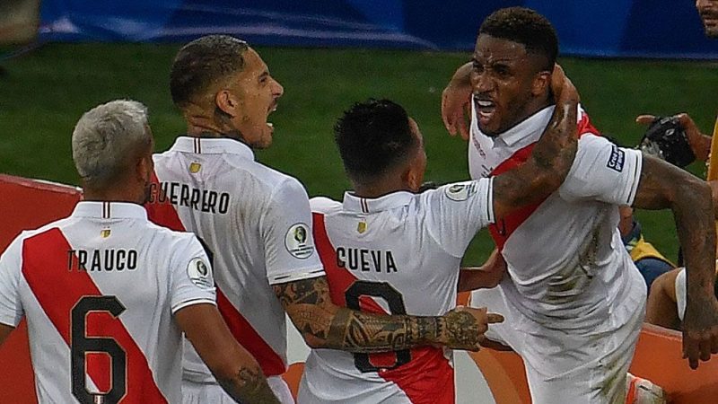 Perú venció a Bolivia y se acerca a cuartos