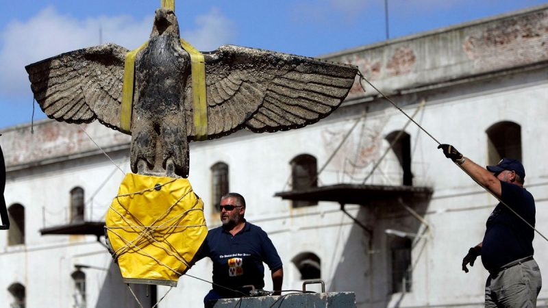 El Estado de Uruguay fue condenado a vender un águila nazi descubierto en el Río de la Plata