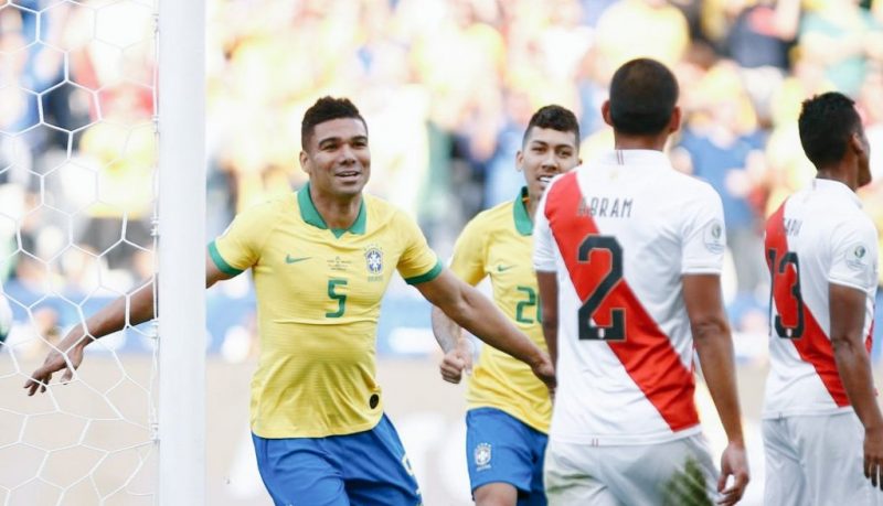 Brasil goleó 5-0 a Perú y se clasificó a cuartos de final como líder del Grupo A