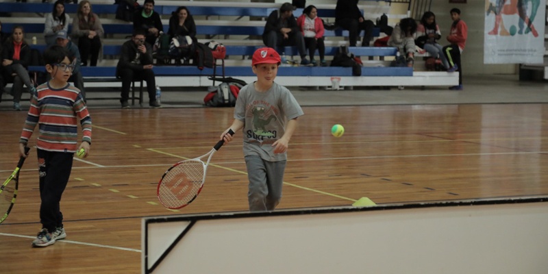 Se realizó el primer encuentro de mini tenis