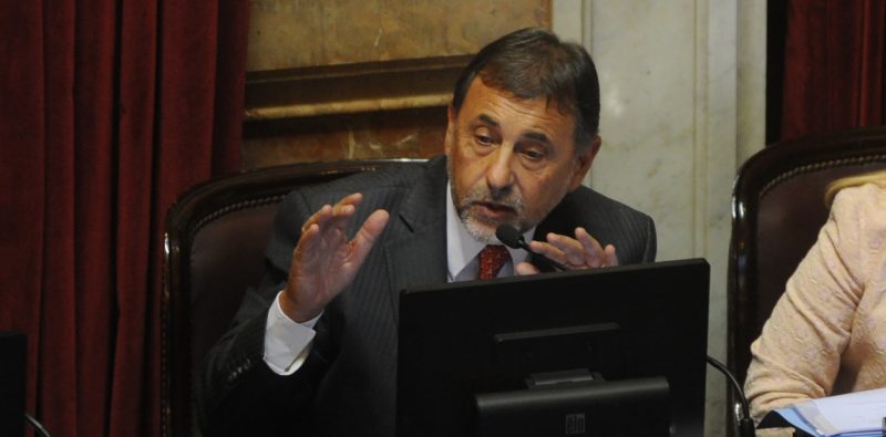 Senado: el bloque del PJ reemplazó a Pichetto como jefe por Carlos Alberto Caseiro