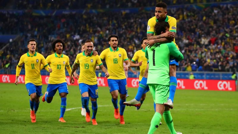 Brasil venció en los penales a Paraguay y está en semifinales