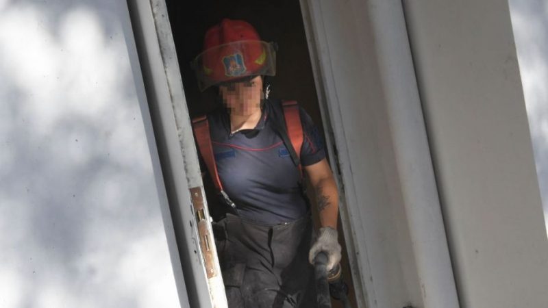 Encontraron a un hombre muerto adentro de una casa incendiada en Maipú