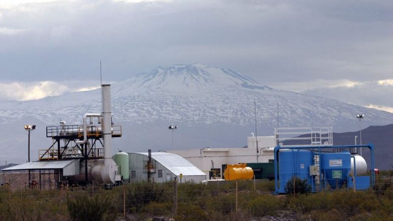 Cornejo quiere irse con Hierro Indio y Río Colorado en marcha