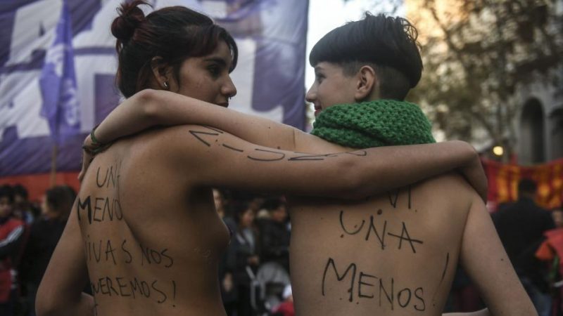 Miles de mujeres se movilizan en todo el país