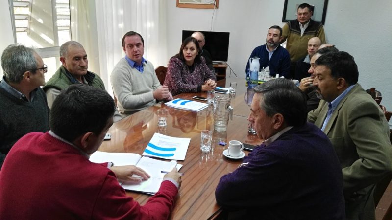 Sergio Marinelli visitó Alvear, anunció obras y capacitaciones en riego.