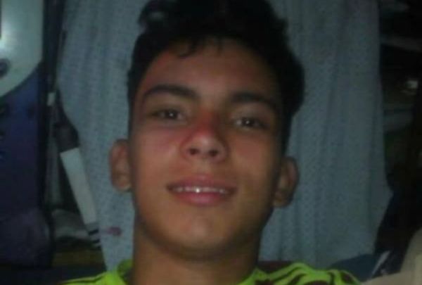 “Mi hijo se quiere matar”: el testimonio de la madre del joven al que dejó sin ojos la policía de Venezuela