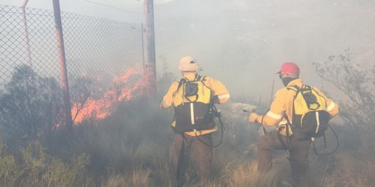Solicitan a la población no acercarse a las zonas afectadas por los incendios