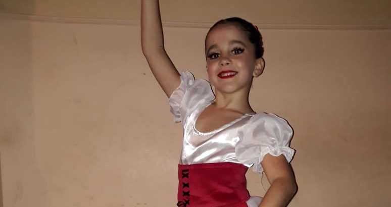 Una niña alvearense deslumbró al jurado bailando una Polka en Córdoba