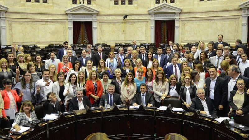 Pese a la ley de paridad, más del 80% de las listas son encabezadas por hombres