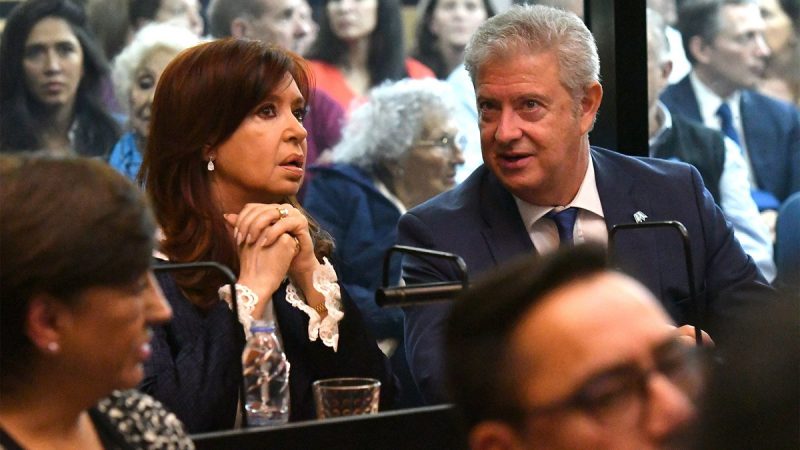 Cristina Kirchner pidió el freno del juicio por la obra pública y citó a Pichetto para defenderse