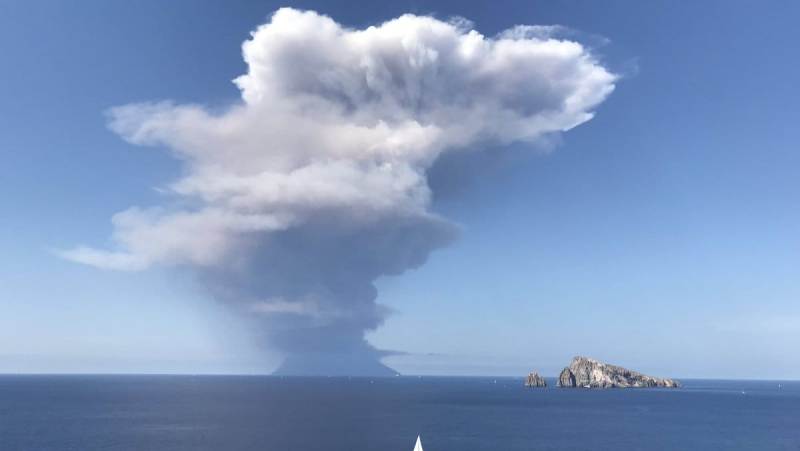 Un muerto y un herido por una fuerte explosión en un volcán en Italia