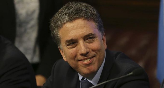 Dujovne cruzó a Alberto Fernández por estadísticas de la “pesada herencia”