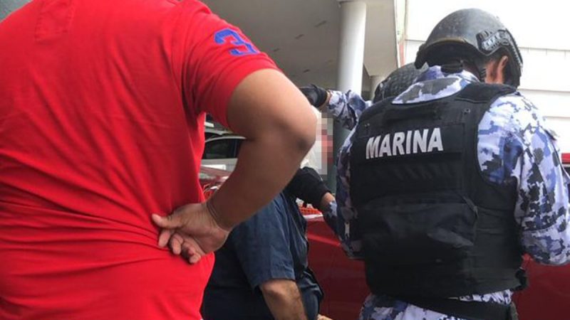 Un hombre terminó con un cuchillo enterrado en la cabeza durante pelea por el estacionamiento