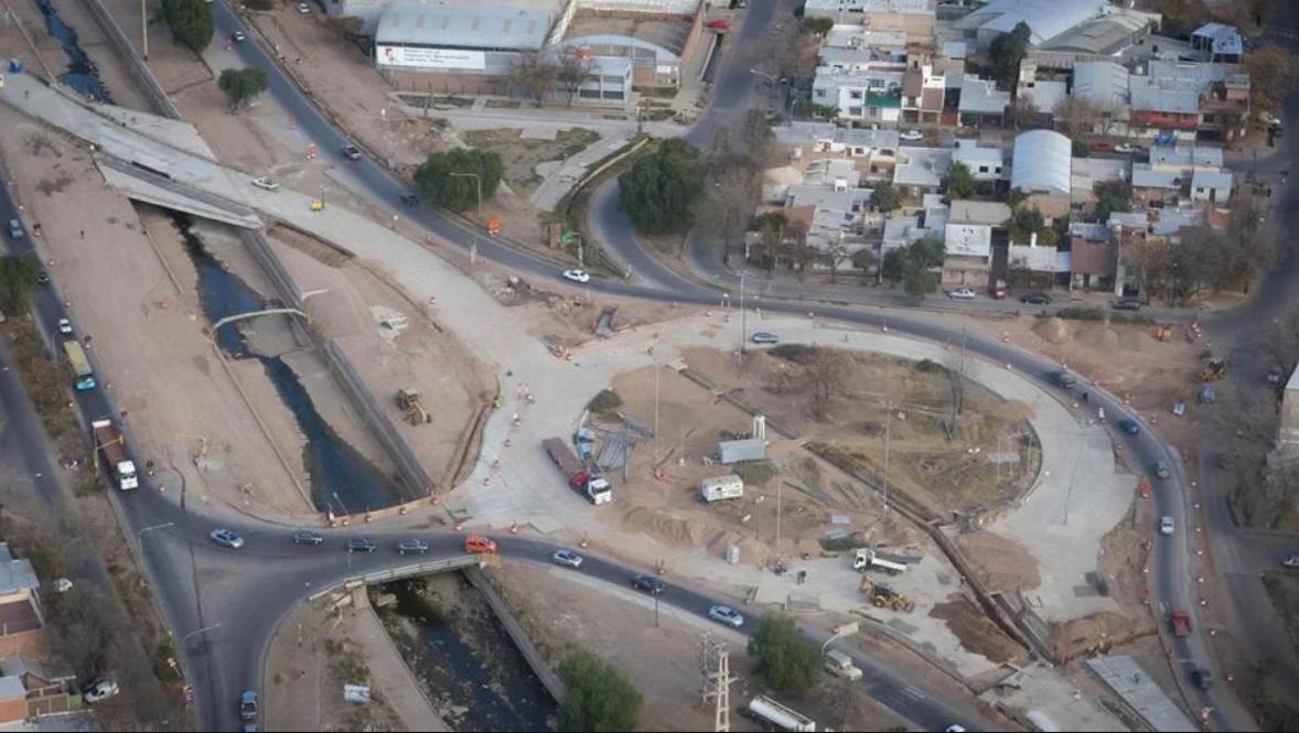Cornejo e intendentes se guardan sus obras para la elección local