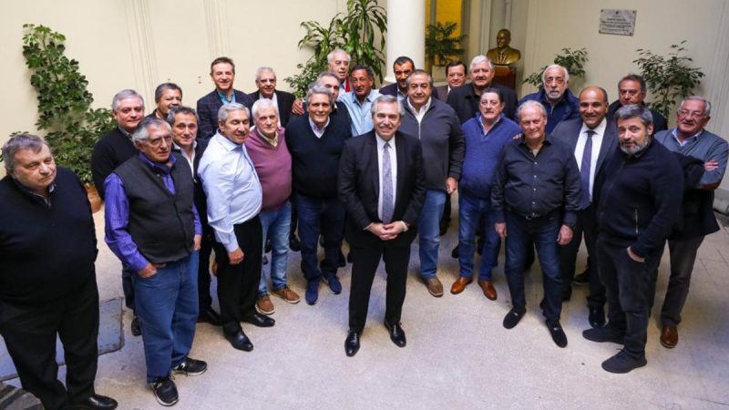 Alberto Fernández logró el apoyo de la CGT y se llevó una autocrítica de los sindicalistas: “No hay que hacer nada que joda a la gente”