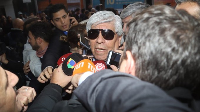 Hugo Moyano denunció a Adrián Suar y a Julio Chávez por la serie “El Tigre Verón”