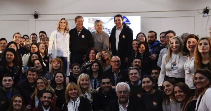 Con CFK en San Martín, Cornejo y Suárez se reunieron con vecinos de Godoy Cruz
