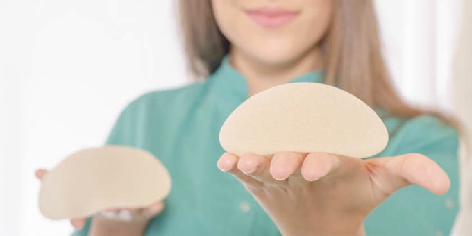 Murió una mujer tras someterse a una cirugía de corrección mamaria y denuncian mala praxis