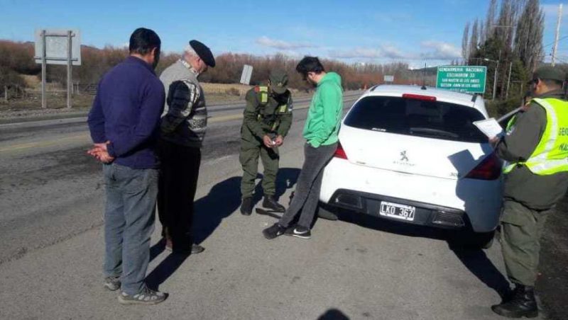 Detienen al líder de No te Va Gustar después de encontrar drogas en su auto