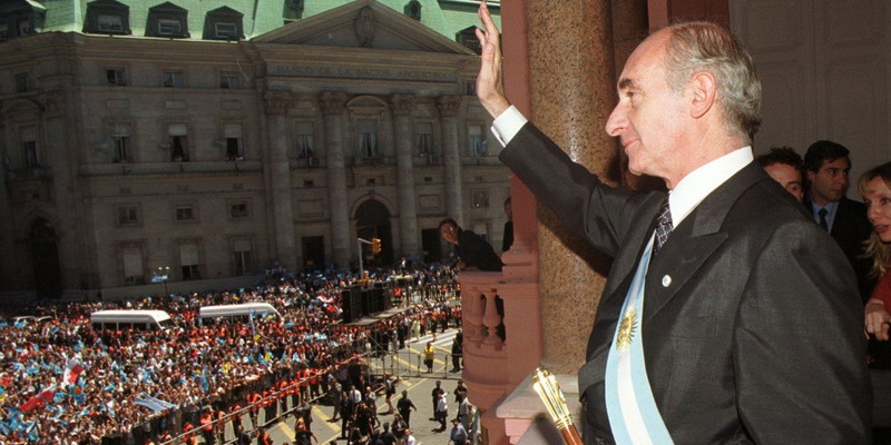 Murió Fernando de la Rúa: de la militancia al poder, con una breve y conflictiva gestión