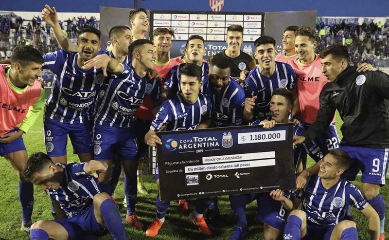Godoy Cruz eliminó a Huracán en la Copa Argentina
