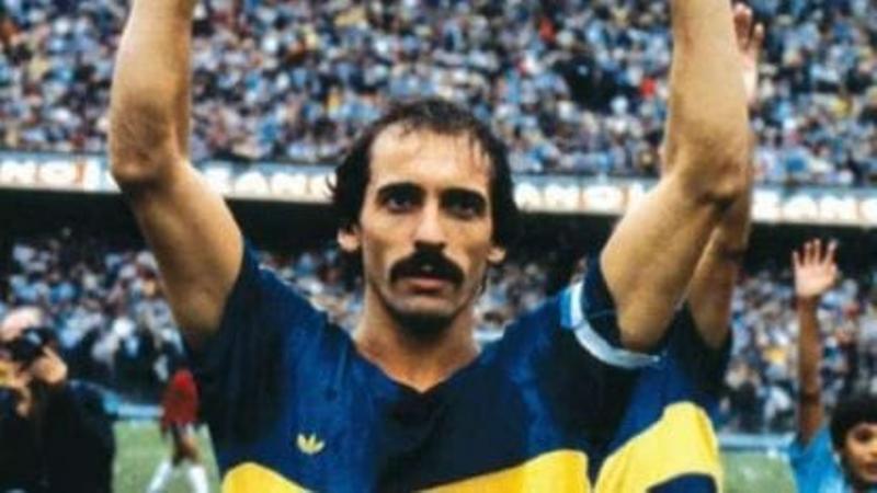 Vicente Pernía apuntó contra Tévez y Benedetto