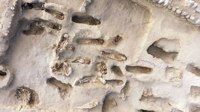 Los secretos detrás del “mayor sacrificio masivo de niños” hallado en Perú