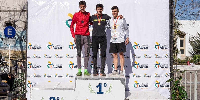 Más de 200 corredores participaron de los 12 K de Alvear