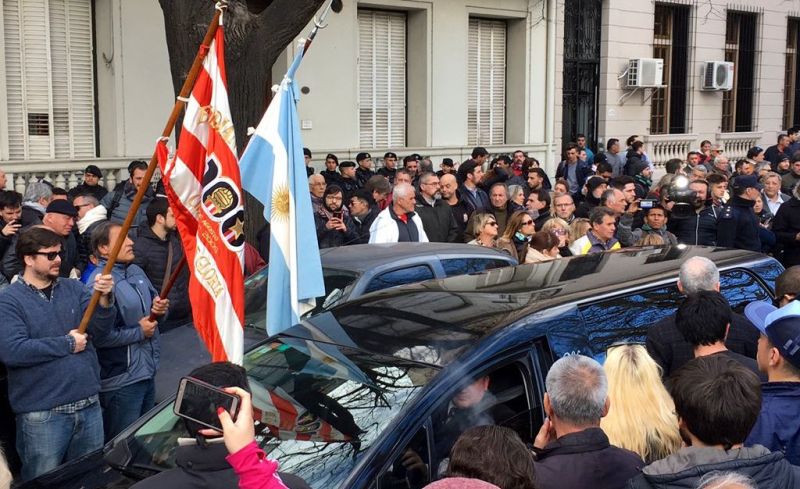 “El Tata alienta desde el cielo”, la emotiva despedida a José Luis Brown
