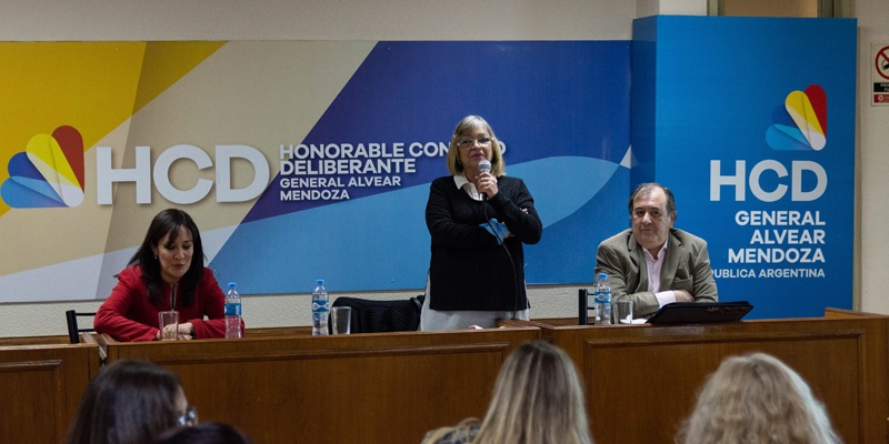 Charla sobre Sensibilización en Adopciones