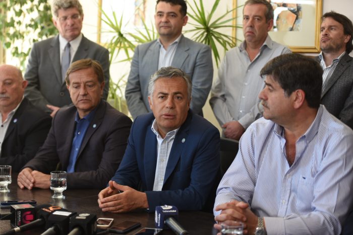 Cornejo anunció que el Gobierno comprará vino para tonificar el precio