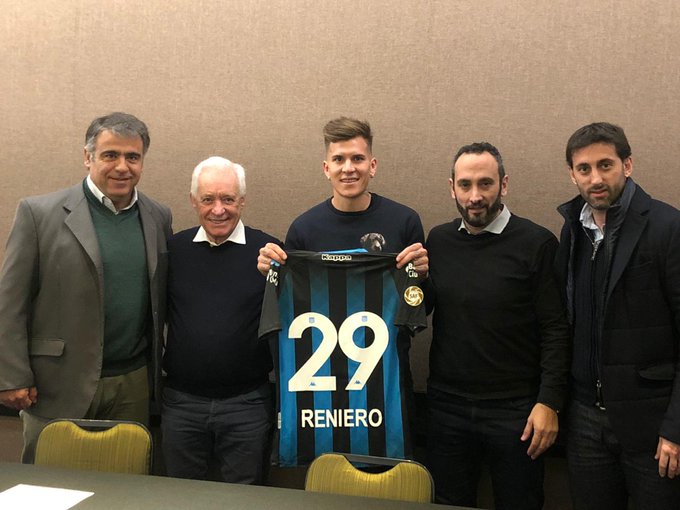 Nicolás Reniero firmó su contrato con Racing
