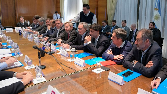Los gobernadores de Neuquén y Río Negro irán a la Justicia contra el congelamiento de las naftas