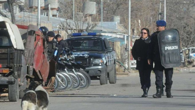 Ataque a la Policía, secuestro de drogas y un detenido en un allanamiento en Maipú