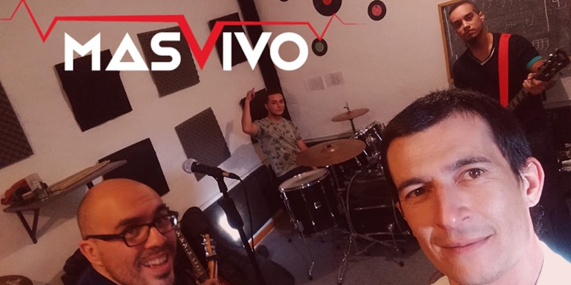 Tu indicio, el primer corte de estudio de Más Vivo