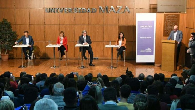 Así fue el cruce de candidatos en el primer debate camino a la gobernación